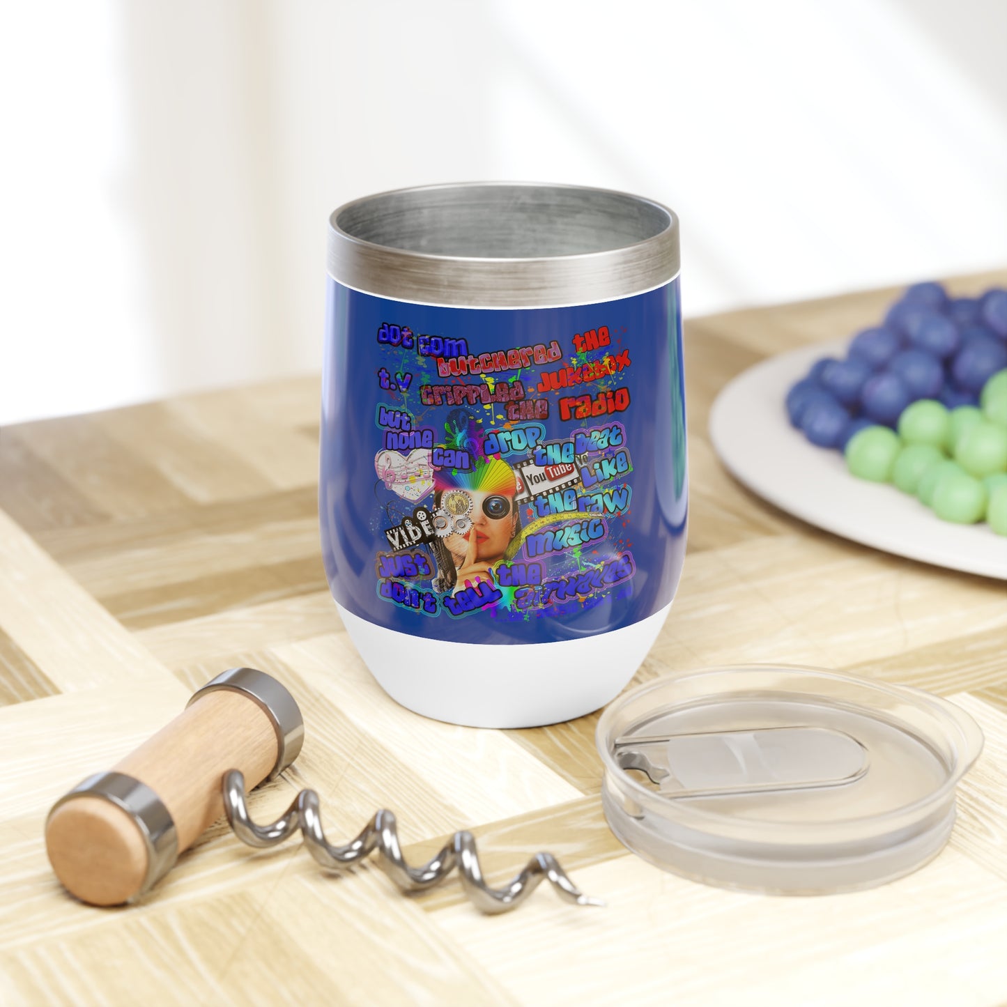 drop the beat - Chill Wine Tumbler (dark blue)