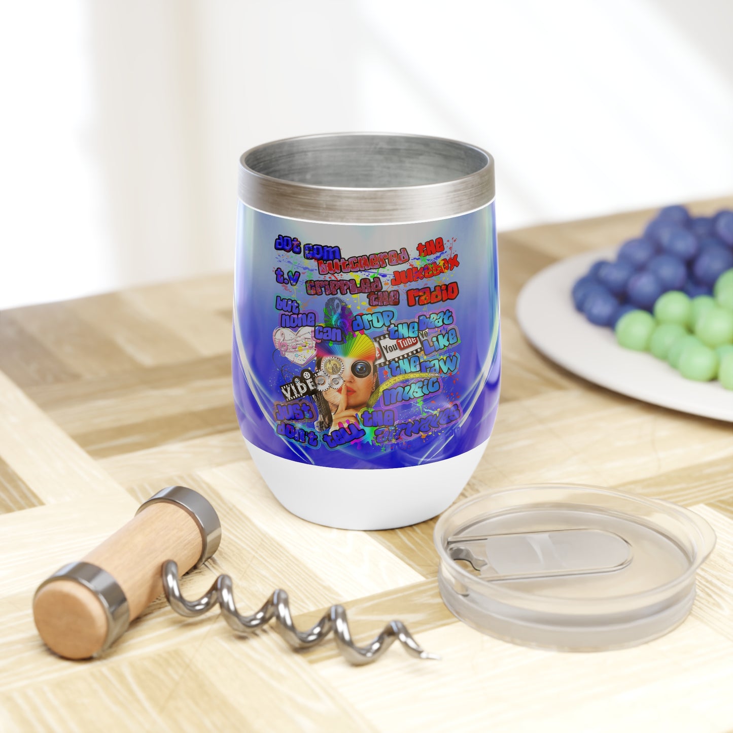 drop the beat - Chill Wine Tumbler (blue-white wave)