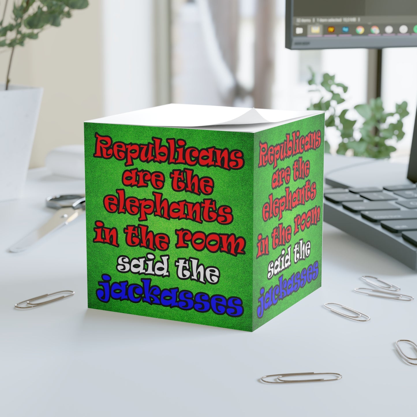 donkeys and elephants - note cube (green turf)