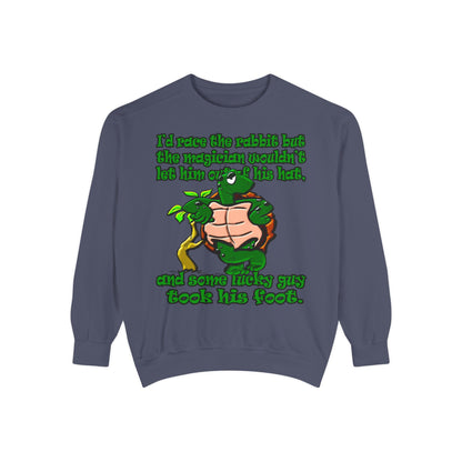 turtle race - Unisex Garment-Dyed Sweatshirt