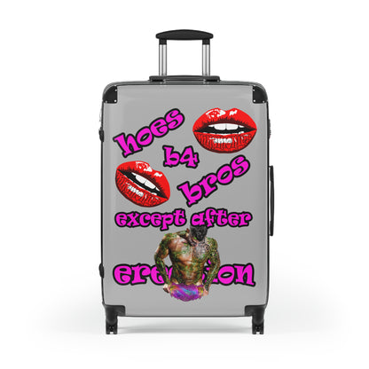 hoes b4 bros - Suitcase (light grey)