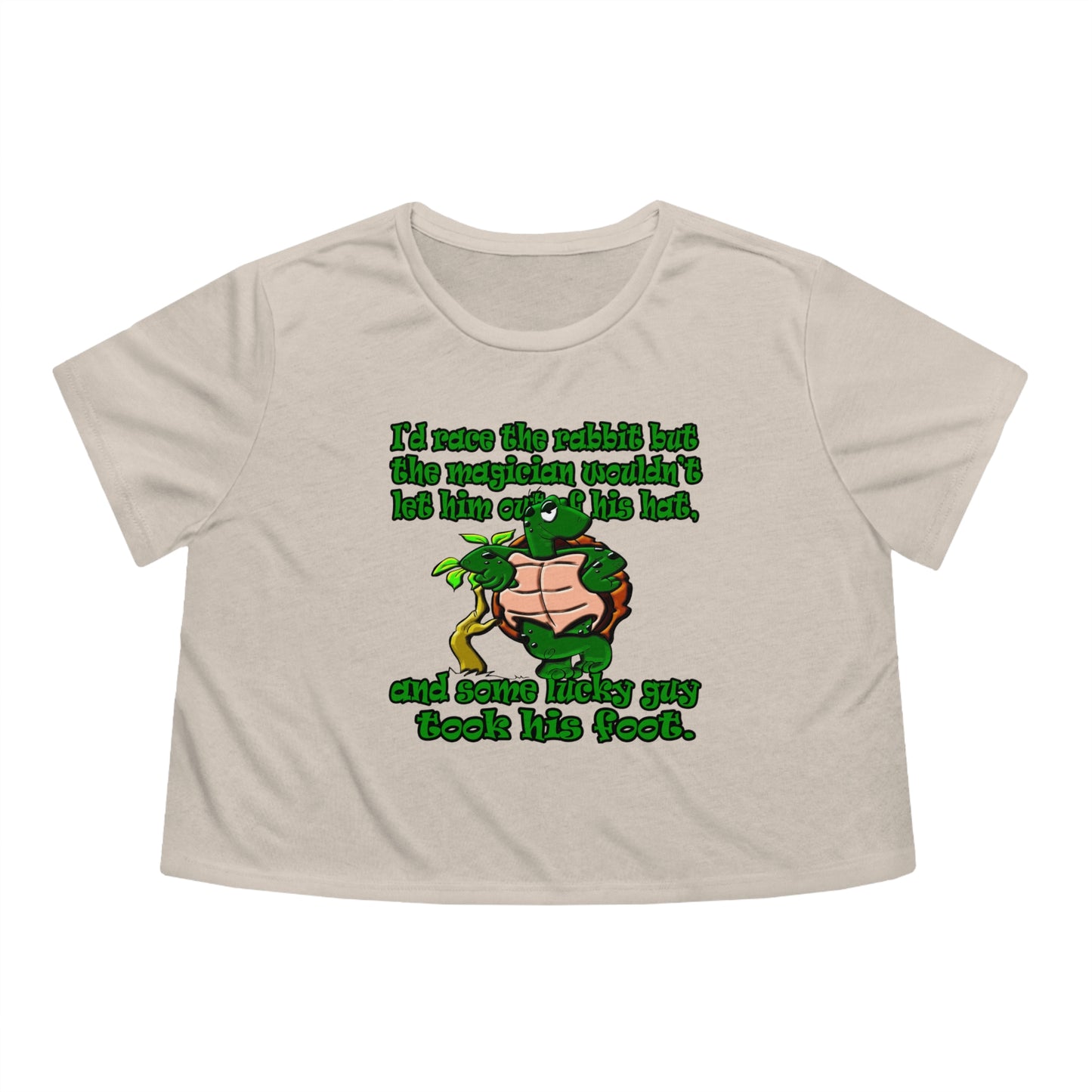 turtle race - Women's Flowy Cropped Tee