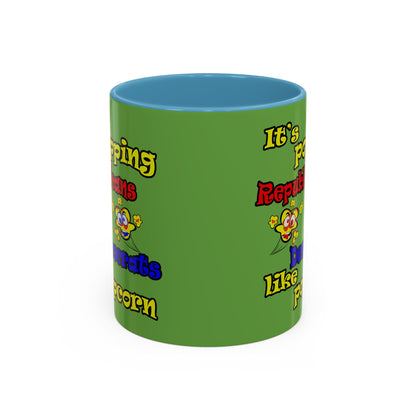 popping like popcorn - Accent Mug (green)