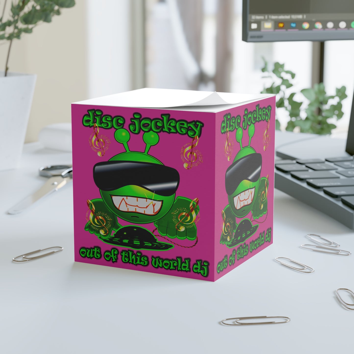 disc jockey - note cube (pink)