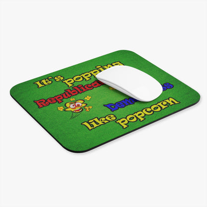 popping like popcorn - Mouse Pad (Rectangle) (green turf)