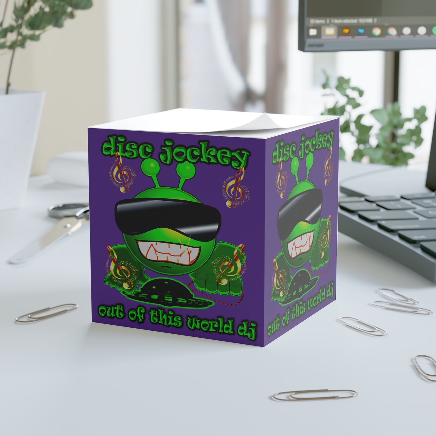 disc jockey - note cube (purple)