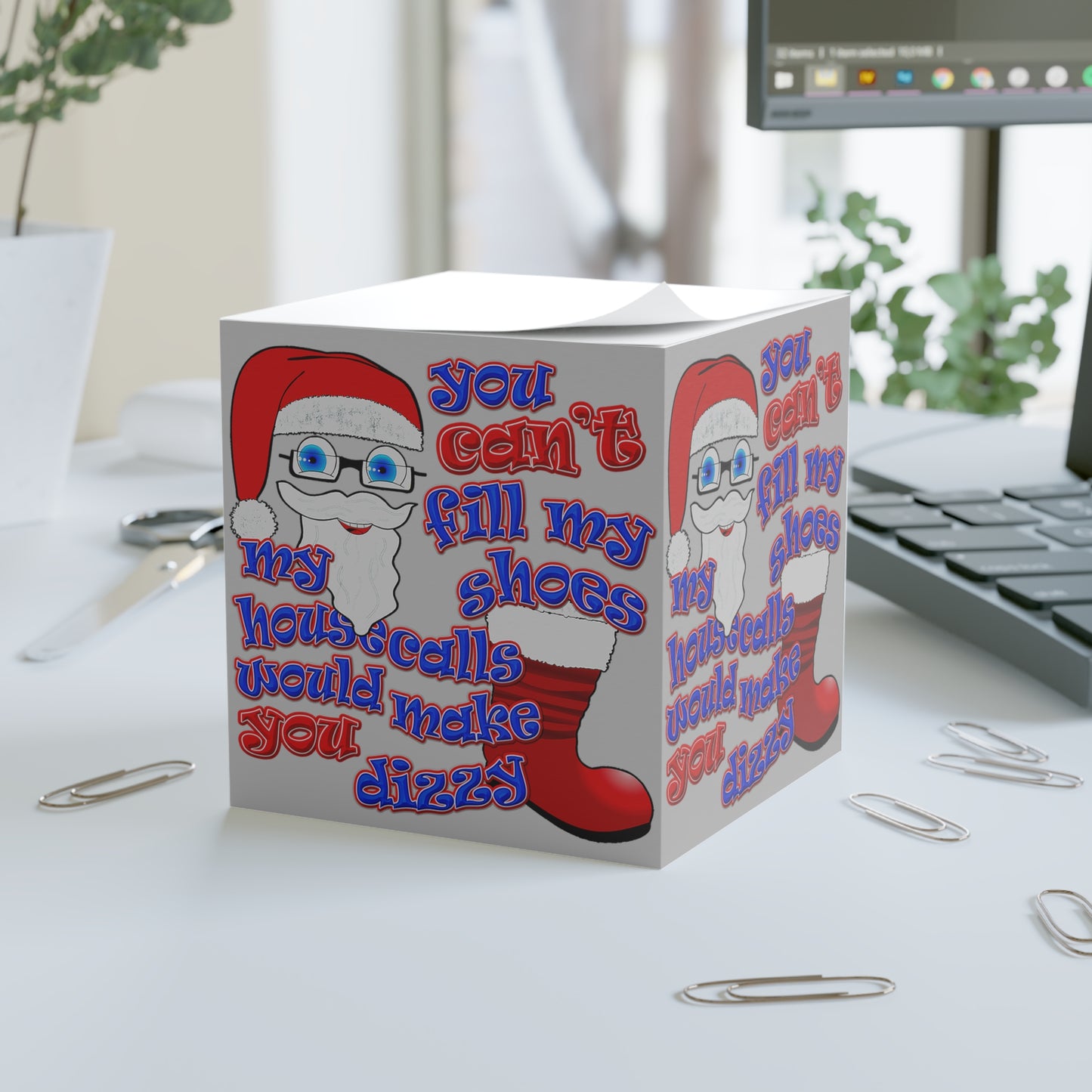 santa's shoes - note cube (light grey)