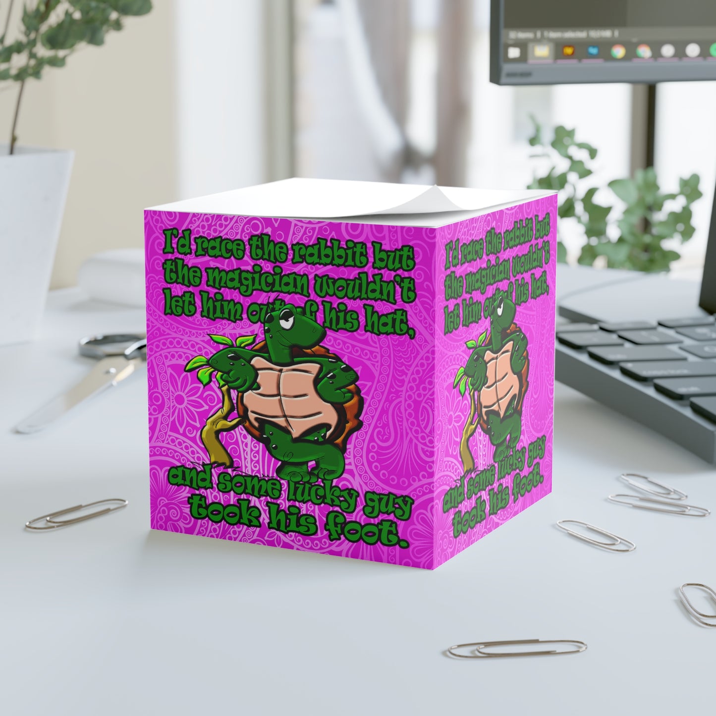 turtle race - note cube (pink swirl)