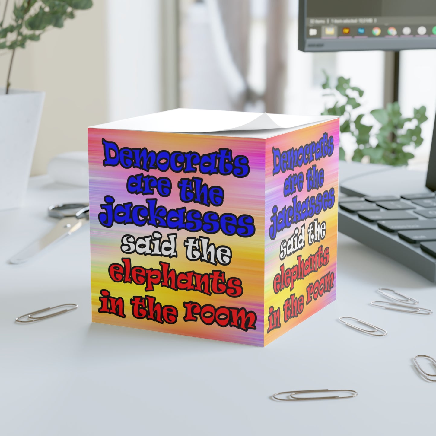 donkeys and elephants - note cube (color blur)