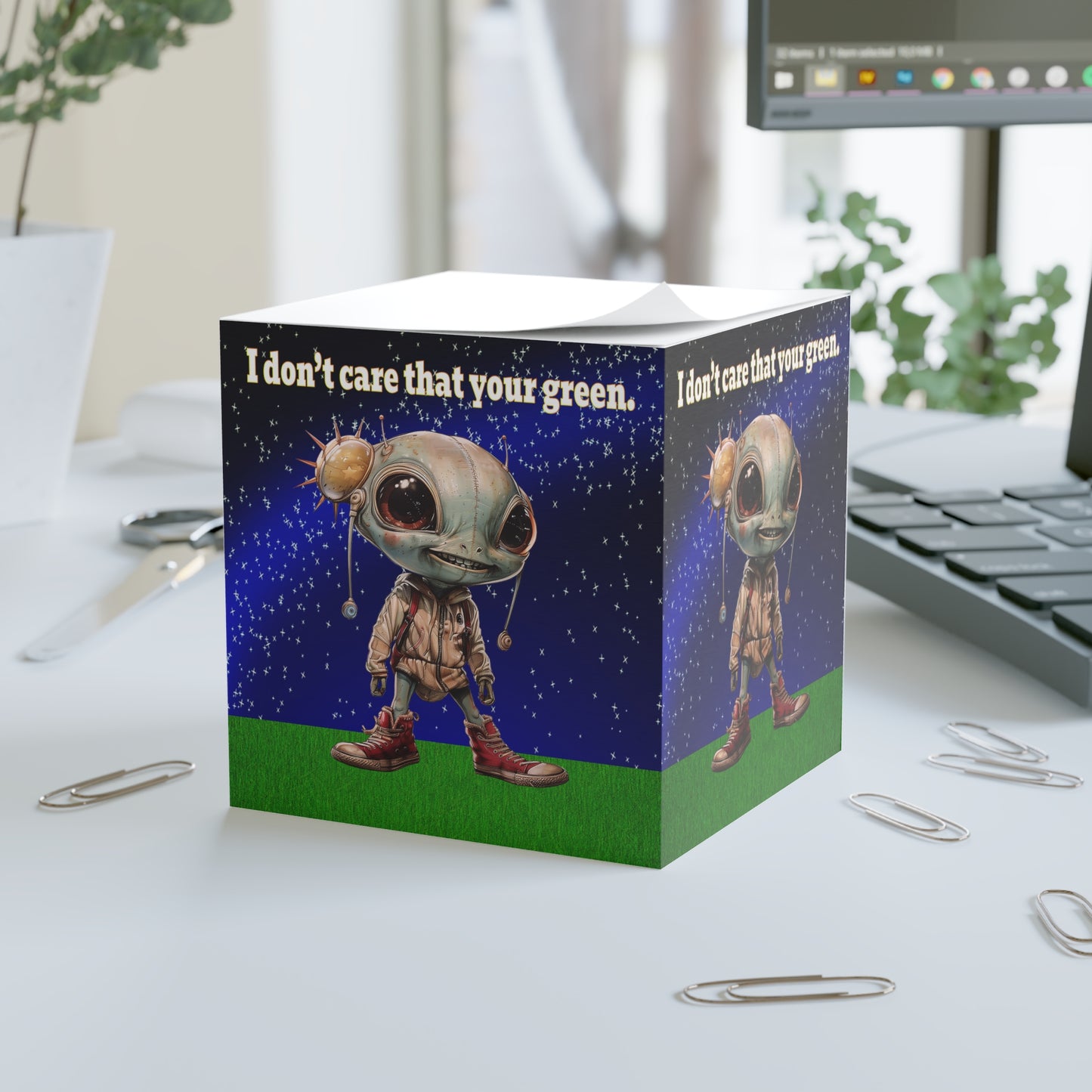 I don't care that your green - note cube ('snoops' background)