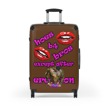 hoes b4 bros - Suitcase (brown)
