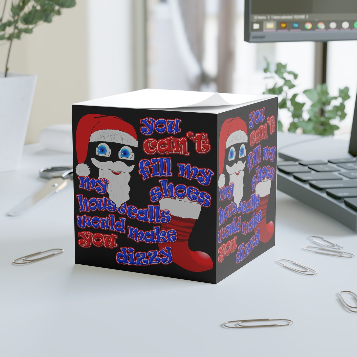 santa's shoes - note cube (black)