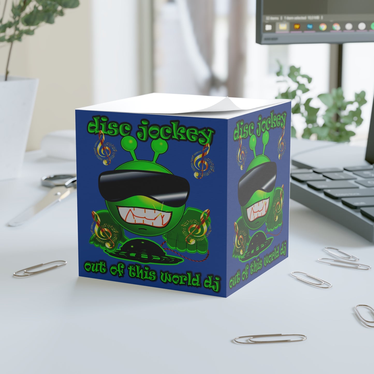 disc jockey - note cube (dark blue)